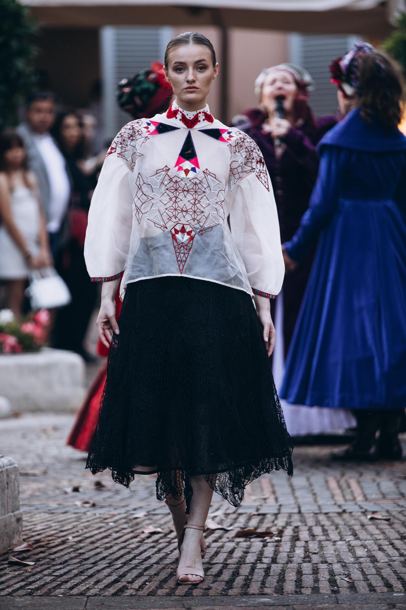 Украинки в &quot;вышиванках третьего тысячелетия&quot; поразили Европу: красивые фото